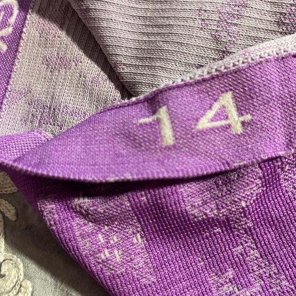 lululemon long sleeve swiftly tech - Picture 3 of 3